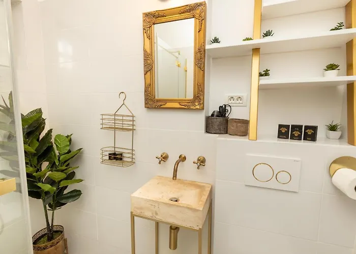 Metropole Panoramic Ateneum شقة