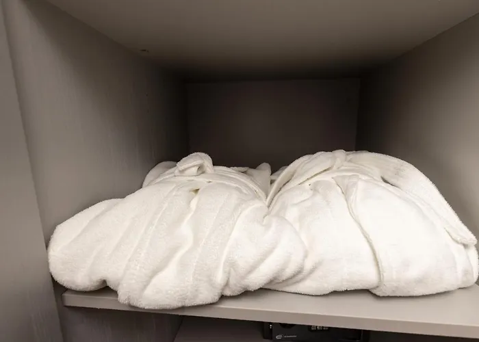 Metropole Panoramic Ateneum شقة *